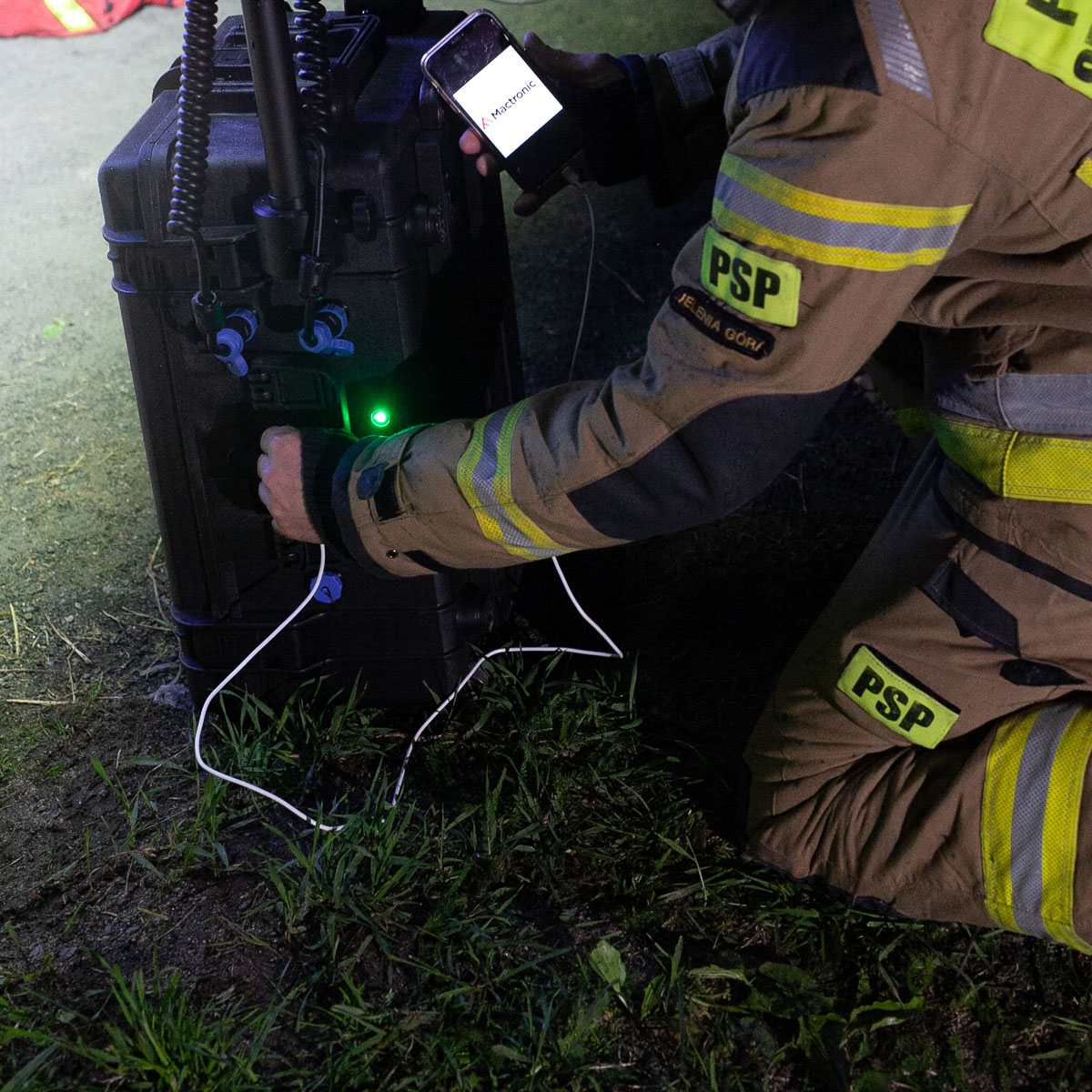 Leistungsstarkes tragbares Beleuchtungssystem mit zwei Dreifachköpfen, MONSTER LIGHT 360 Twin, 50 Ah, 48000 lm - Image 4