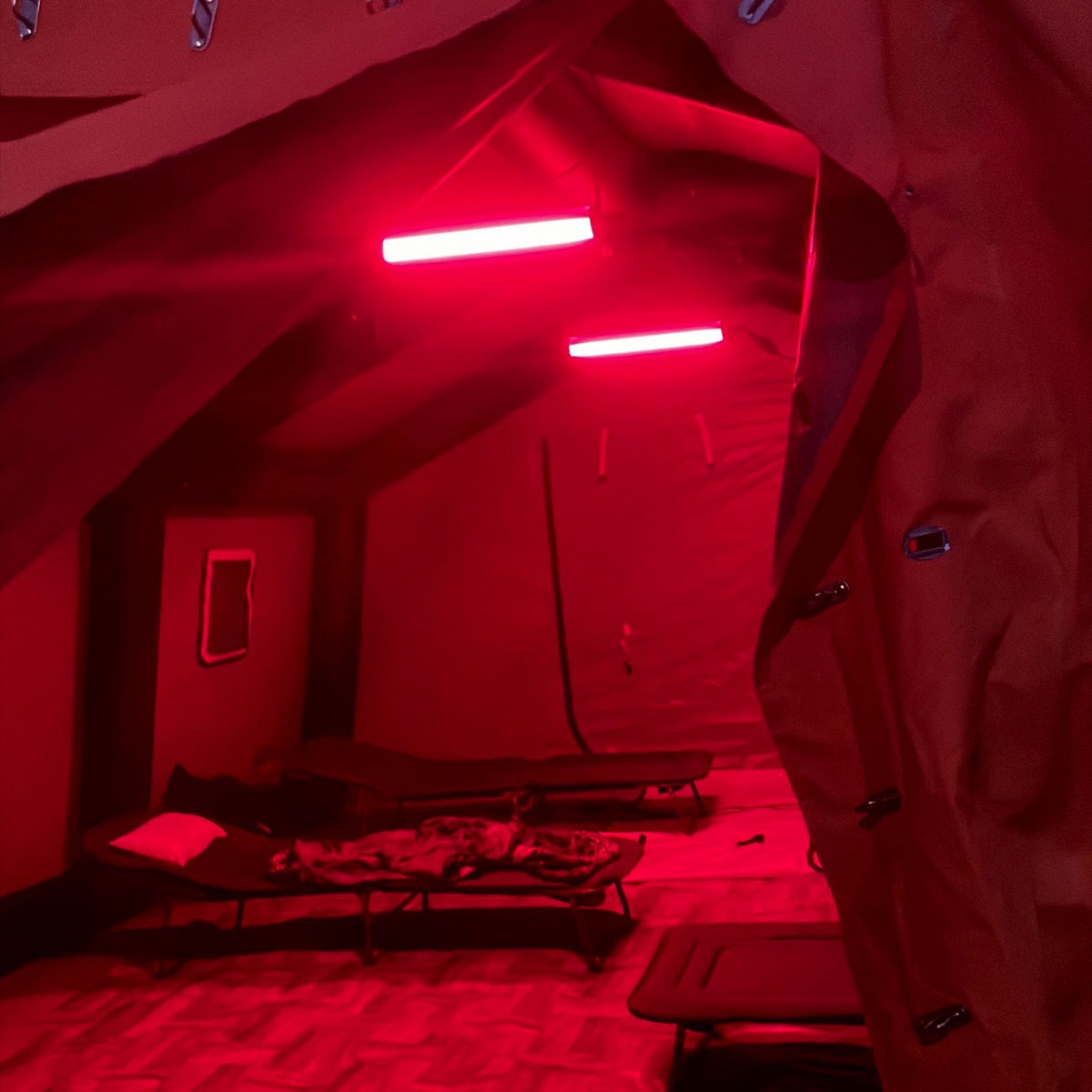 GALAXY OPL RED system oświetlenia namiotowego ze światłem czerwonym/białym, 2500 lm